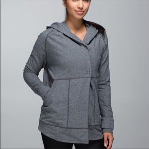 Lululemon find your center wrap size 6 gray